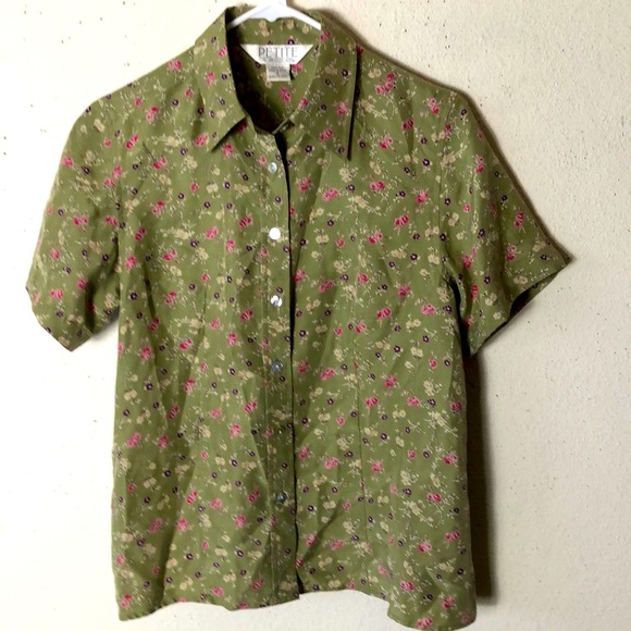 🔥HP🔥. Vintage Petite SILK sophisticate button up.    4 - Picture 2 of 7